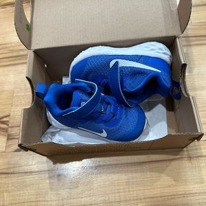 Nike revolution sneakers